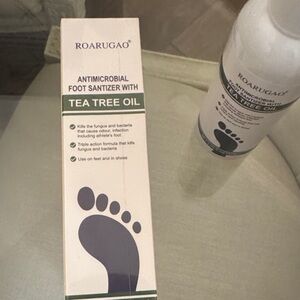 Roarugao Tea Tree Oil Antimicrobial Foot Sanitizer — White